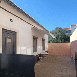 Alquiler piso 2 dormitorios — Barrio residencial (Familiar)