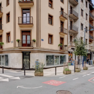 Alquiler local comercial — 60 m2, zona comercial