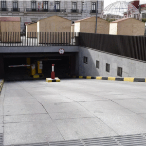 Plaza de garaje subterránea céntrica (Acceso 24 h)